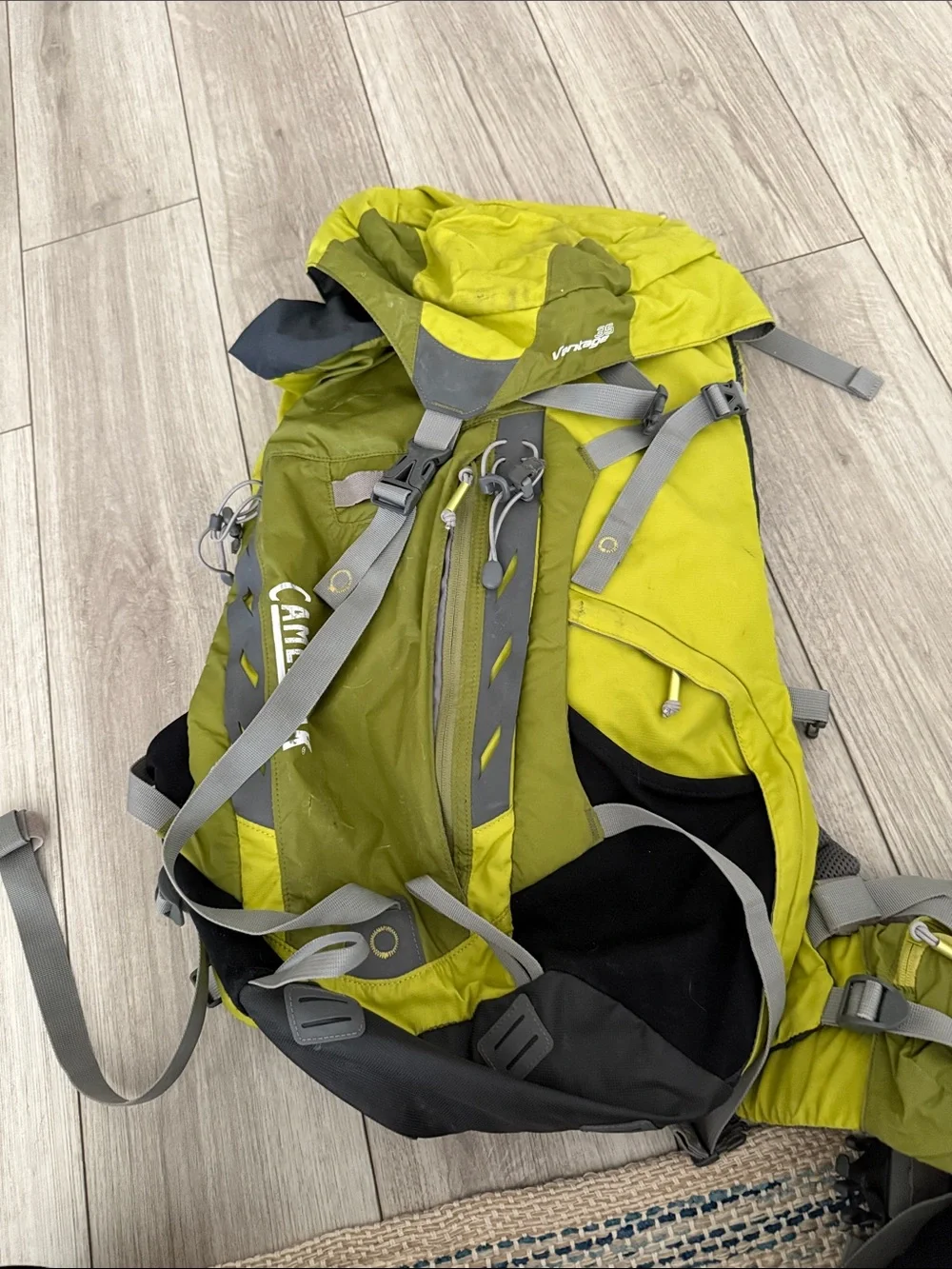 CamelBak Green Vantage 35 Hydration Outdoor Backpack